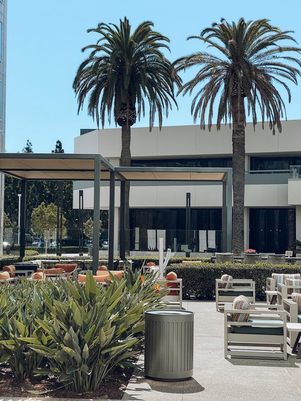 Tonnelle : quel est ce refuge enchanteur alliant fraîcheur et style pour votre jardin ?